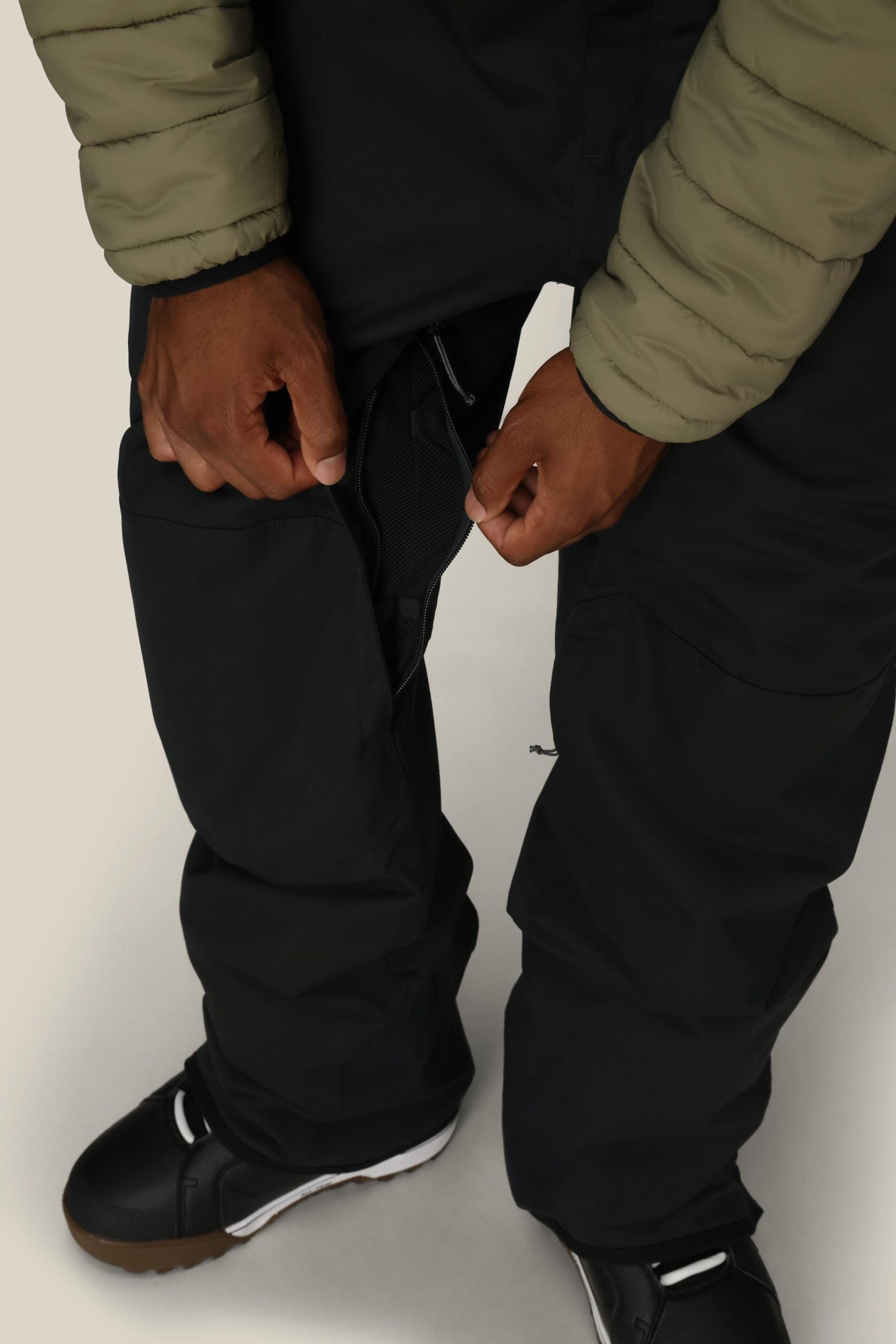 686 Men's Hot Lap™ Insulated Bib - Image 3