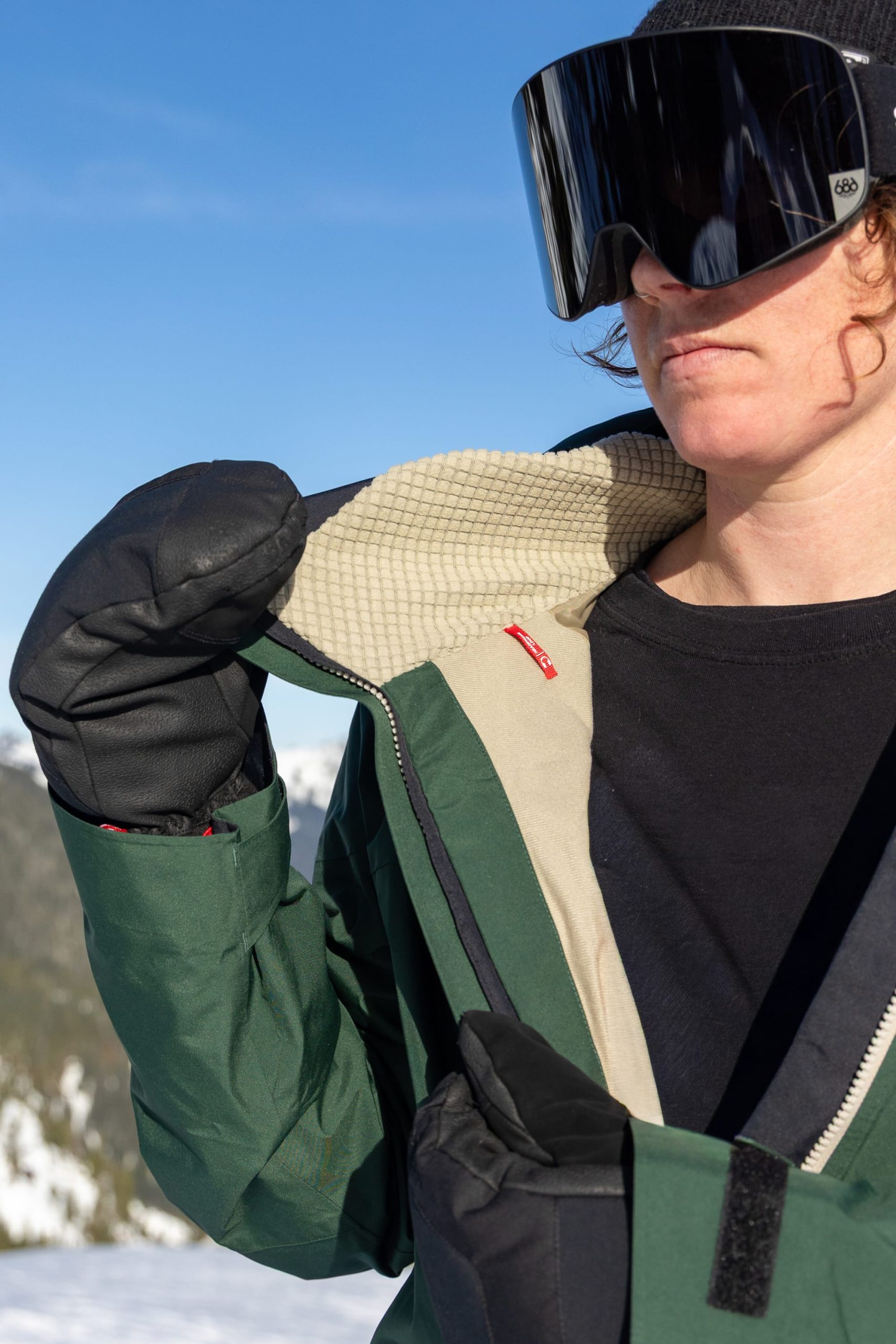 686 Women's GORE-TEX® Skyline Thermagraph® Jacket - Image 10