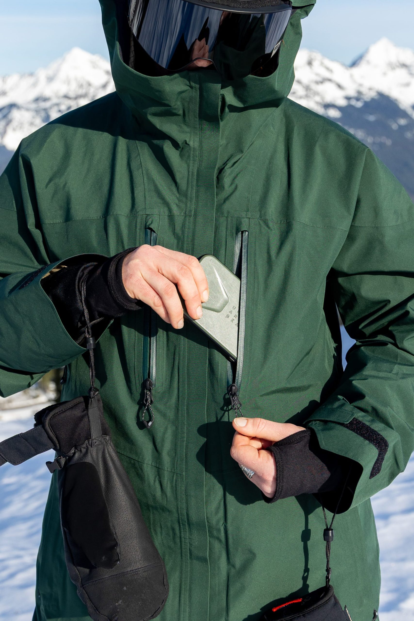 686 Women's GORE-TEX® Skyline Thermagraph® Jacket - Image 11