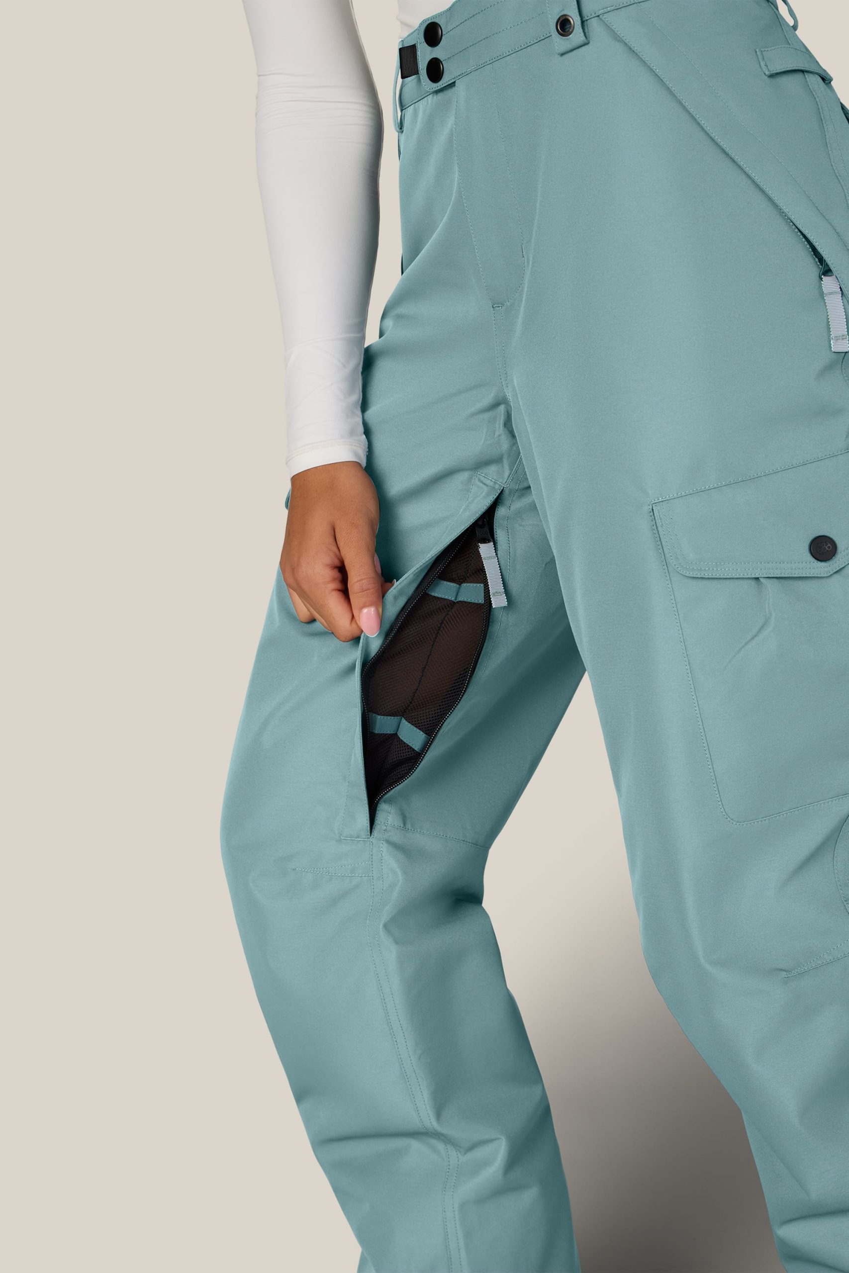 686 Women's Aura™ Insulated Cargo Pant - Image 11